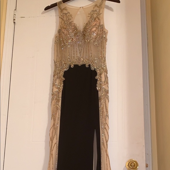COPY - Swarovski crystal evening gown size 4 - Picture 4 of 16